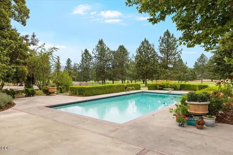 2956 Fairview Dr, Medford, OR 97504