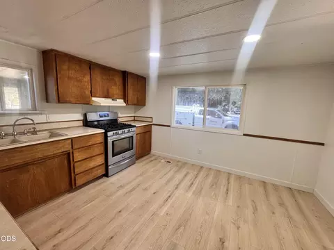 5602 Denver Ave UNIT 4, Klamath Falls, OR 97603