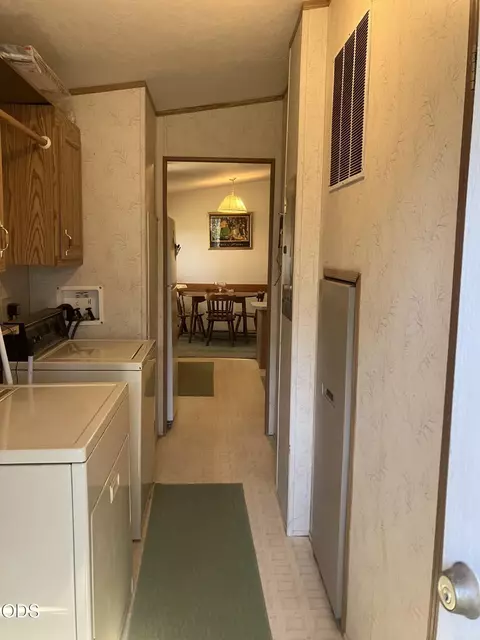 16985 Whittier Dr, Bend, OR 97707 photo 5