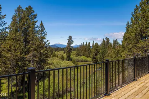 Exterior - 53345 Riverview Dr, La Pine, OR 97739 photo 3 of 14