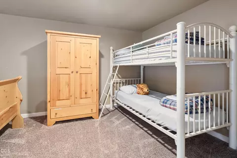 Bedroom - 53345 Riverview Dr, La Pine, OR 97739 photo 4 of 8