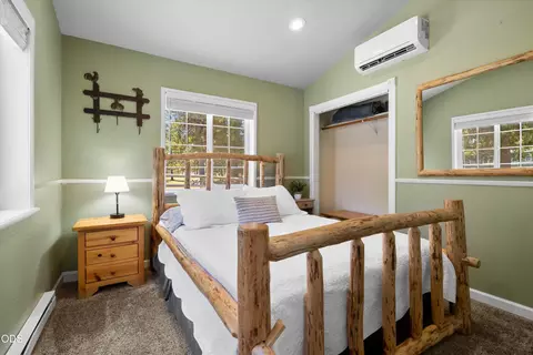 Bedroom - 53345 Riverview Dr, La Pine, OR 97739 photo 1 of 8