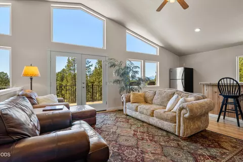 Living - 53345 Riverview Dr, La Pine, OR 97739 photo 1 of 2