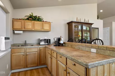 Kitchen - 53345 Riverview Dr, La Pine, OR 97739 photo 4 of 4