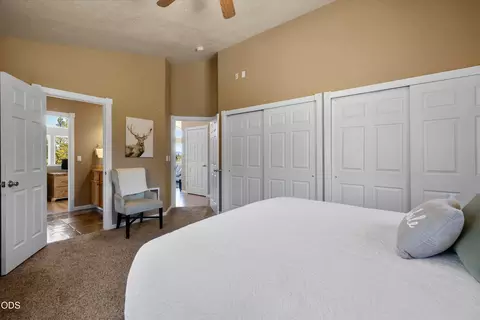 Bedroom - 53345 Riverview Dr, La Pine, OR 97739 photo 7 of 8