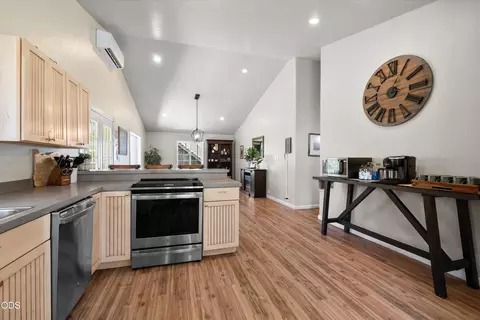 Kitchen - 53345 Riverview Dr, La Pine, OR 97739 photo 3 of 4