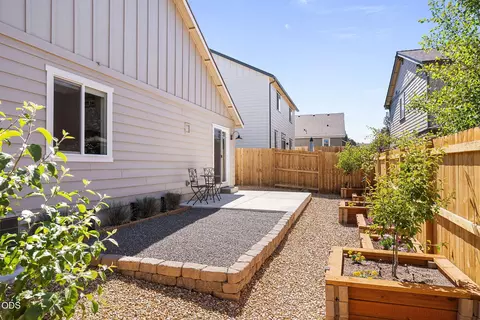 Exterior - 62847 NE Daniel Rd, Bend, OR 97701 photo 4 of 5