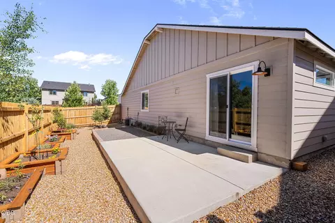 Exterior - 62847 NE Daniel Rd, Bend, OR 97701 photo 2 of 5