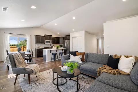 Living - 62847 NE Daniel Rd, Bend, OR 97701 photo 3 of 3