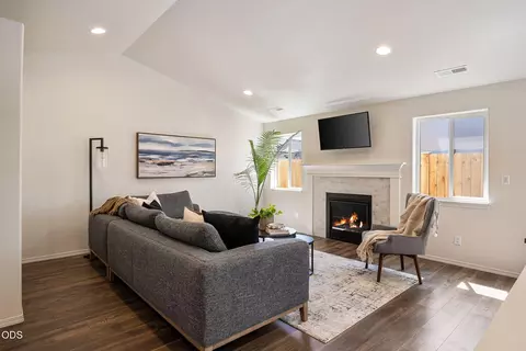 Other - 62847 NE Daniel Rd, Bend, OR 97701 photo 2 of 7