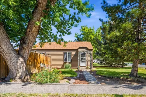303 NW Birch Ave, Redmond, OR 97756