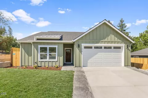 776 Kendall Dr, Grants Pass, OR 97527