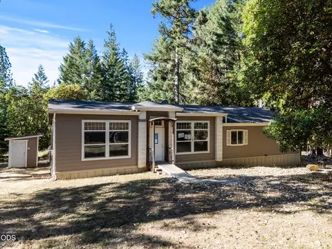 351 Board Shanty Rd, Grants Pass, OR 97527