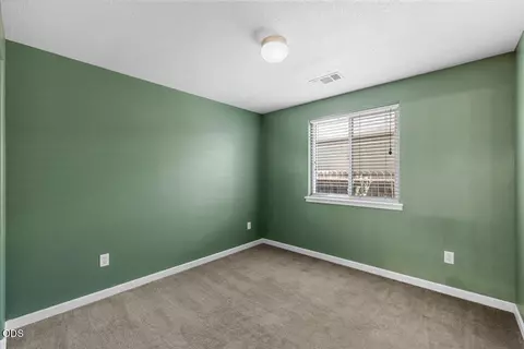 Bedroom - 17 Meadowfield Cir, Eagle Point, OR 97524 photo 5 of 5