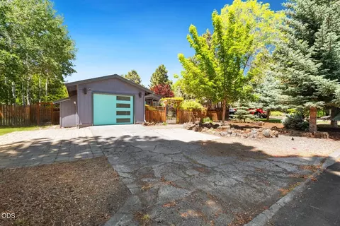2849 NE Lotno Dr, Bend, OR 97701