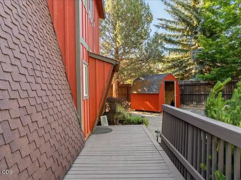 Exterior - 61170 Ferguson Rd, Bend, OR 97702 photo 3 of 12