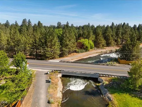 View/Area - 61170 Ferguson Rd, Bend, OR 97702 photo 4 of 4