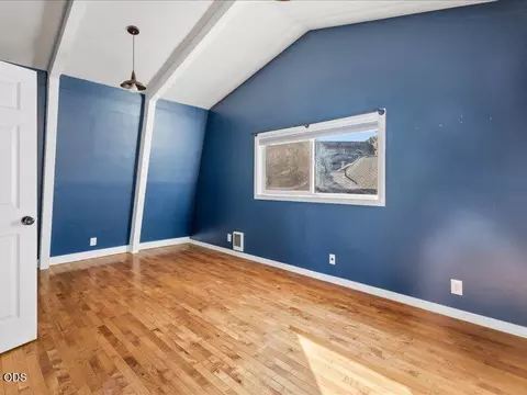 Bedroom - 61170 Ferguson Rd, Bend, OR 97702 photo 6 of 8