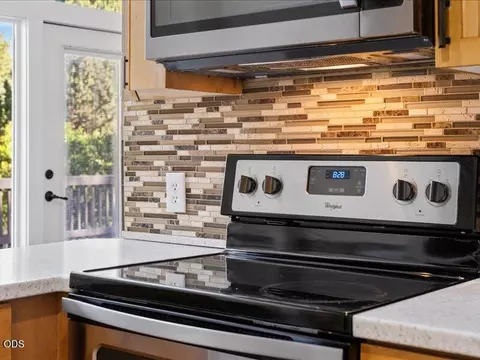 Kitchen - 61170 Ferguson Rd, Bend, OR 97702 photo 4 of 5