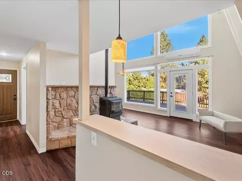 Living - 61170 Ferguson Rd, Bend, OR 97702 photo 5 of 7