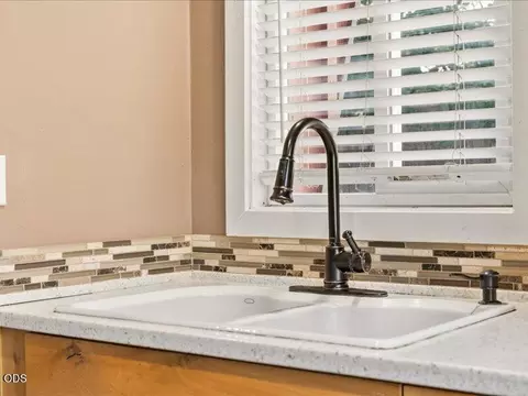 Kitchen - 61170 Ferguson Rd, Bend, OR 97702 photo 2 of 5