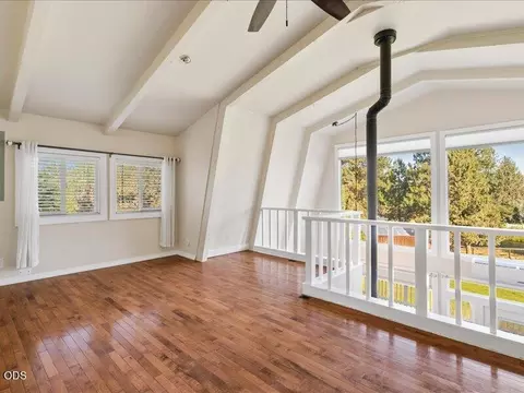 Living - 61170 Ferguson Rd, Bend, OR 97702 photo 6 of 7