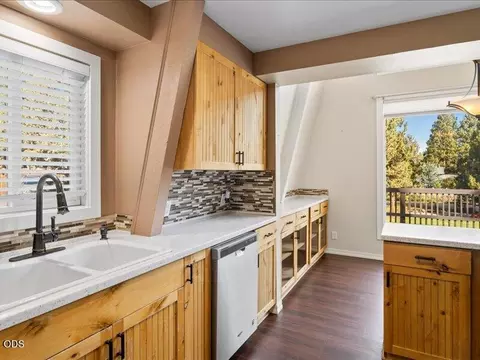 Kitchen - 61170 Ferguson Rd, Bend, OR 97702 photo 1 of 5