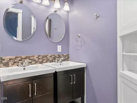 Bath - 61170 Ferguson Rd, Bend, OR 97702 photo 2 of 3