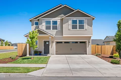 3496 NW 9th Ln, Redmond, OR 97756