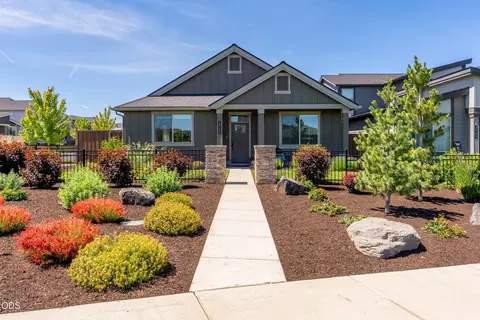 3741 NE Petrosa Ave, Bend, OR 97701