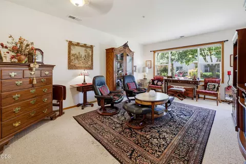 965 Golden Aspen Pl, Ashland, OR 97520