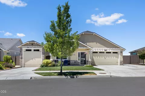 4431 SW Salmon Pl, Redmond, OR 97756