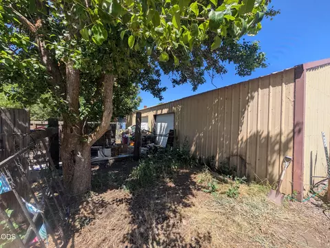 Exterior - 37419 Modoc Point Rd, Chiloquin, OR 97624 photo 7 of 8