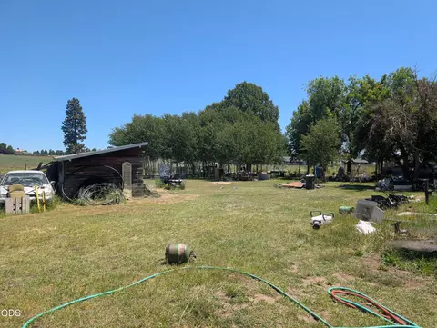 Exterior - 37419 Modoc Point Rd, Chiloquin, OR 97624 photo 6 of 8