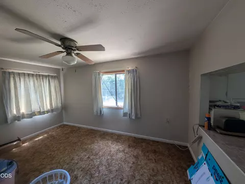 Bedroom - 37419 Modoc Point Rd, Chiloquin, OR 97624 photo 3 of 3