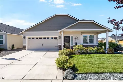3514 Carnelian St, Medford, OR 97504