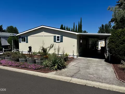 3431 S Pacific Hwy #SPC 132, Medford, OR 97501