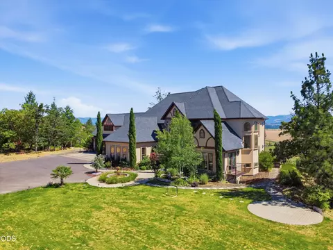 Other - 15202 Richards Way, Eagle Point, OR 97524 photo 2 of 35
