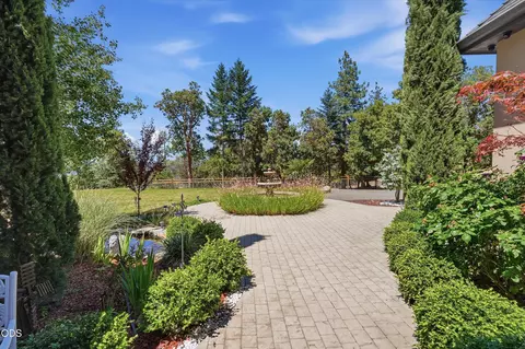 Exterior - 15202 Richards Way, Eagle Point, OR 97524 photo 7 of 27