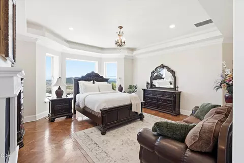 Bedroom - 15202 Richards Way, Eagle Point, OR 97524 photo 2 of 18