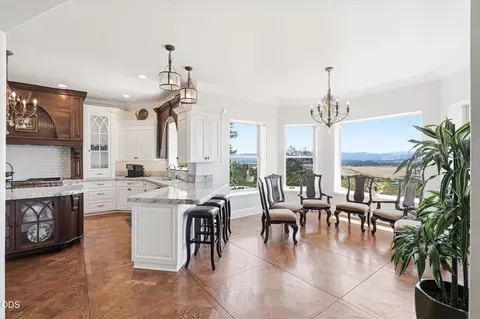 Kitchen - 15202 Richards Way, Eagle Point, OR 97524 photo 1 of 6