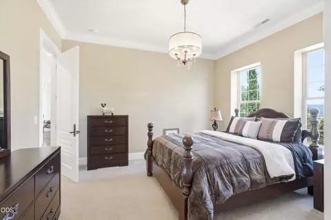 Bedroom - 15202 Richards Way, Eagle Point, OR 97524 photo 12 of 18