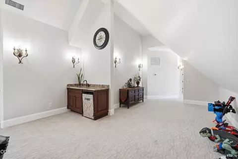 Entry Way - 15202 Richards Way, Eagle Point, OR 97524 photo 12 of 13