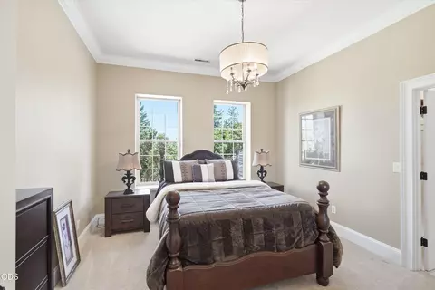 Bedroom - 15202 Richards Way, Eagle Point, OR 97524 photo 11 of 18