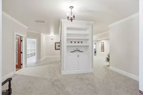 Entry Way - 15202 Richards Way, Eagle Point, OR 97524 photo 9 of 13