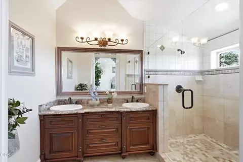 Bath - 15202 Richards Way, Eagle Point, OR 97524 photo 11 of 15