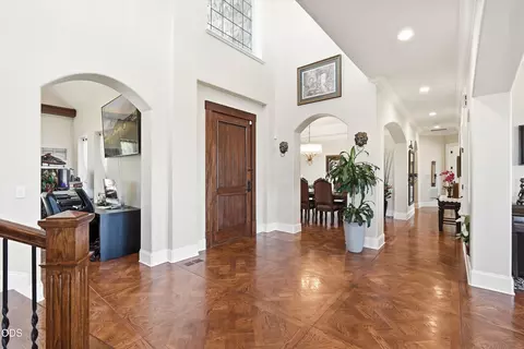 Entry Way - 15202 Richards Way, Eagle Point, OR 97524 photo 1 of 13
