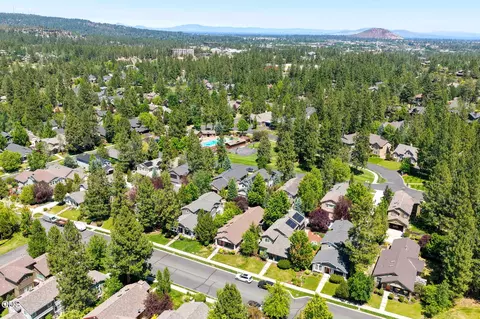 View/Area - 61421 Davis Lake Loop, Bend, OR 97702 photo 2 of 5