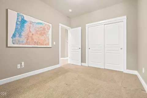 Bedroom - 61421 Davis Lake Loop, Bend, OR 97702 photo 4 of 4