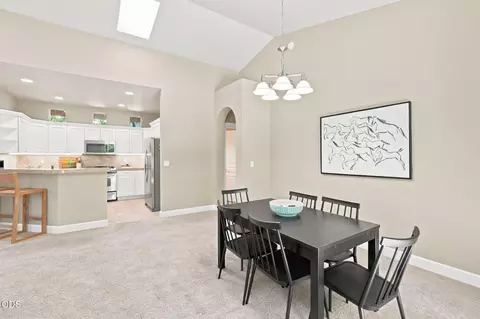 Dining - 61421 Davis Lake Loop, Bend, OR 97702 photo 2 of 3